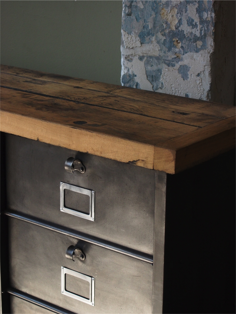 ancien grand meuble 15 casiers industriel strafor plateauchene massif – Image 11