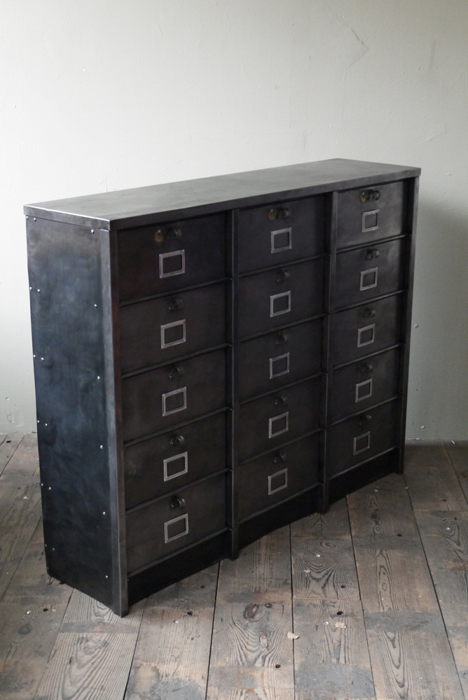 ancien grand meuble 15 casiers industriel strafor – Image 2