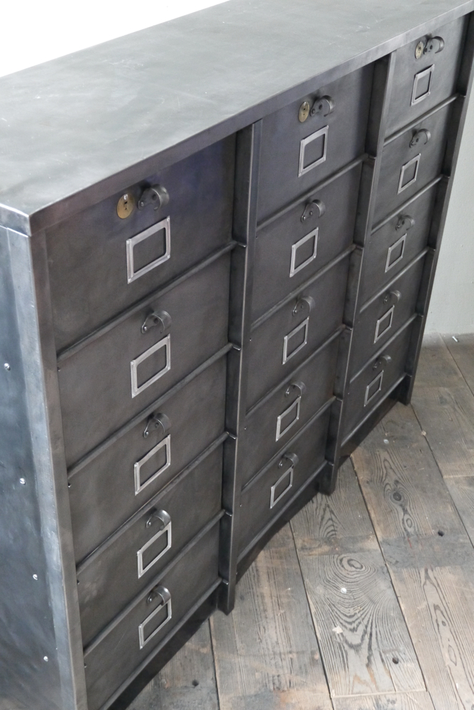 ancien grand meuble 15 casiers industriel strafor – Image 6
