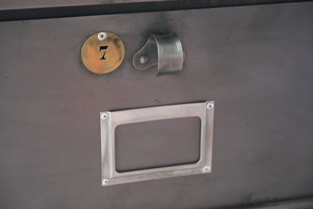 ancien grand meuble 15 casiers industriel strafor – Image 7