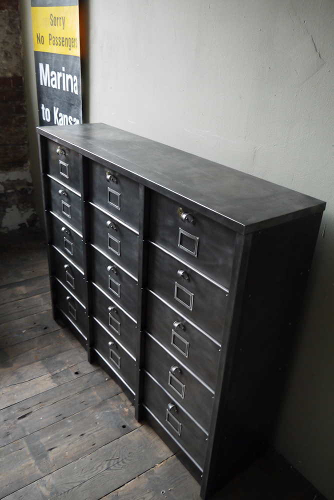 ancien grand meuble 15 casiers industriel strafor – Image 11