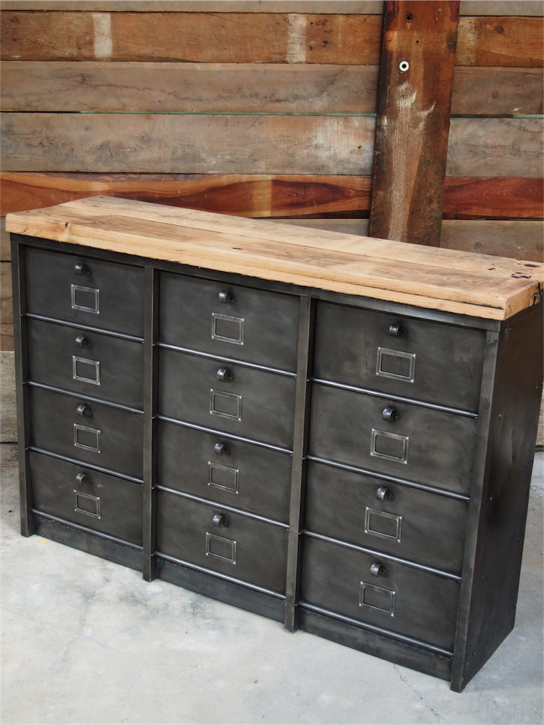 ancien grand meuble 12 casiers industriel strafor plateau chene massif – Image 2