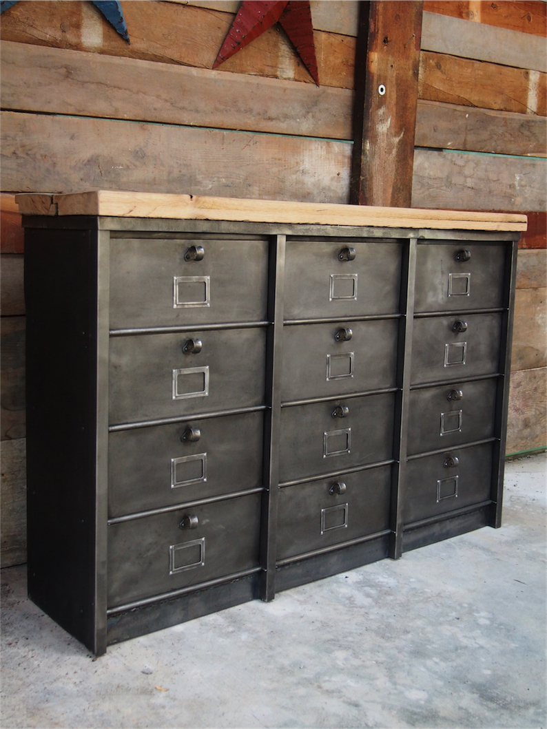 ancien grand meuble 12 casiers industriel strafor plateau chene massif – Image 4