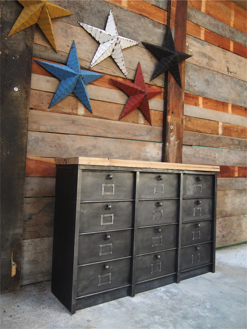 ancien grand meuble 12 casiers industriel strafor plateau chene massif – Image 3