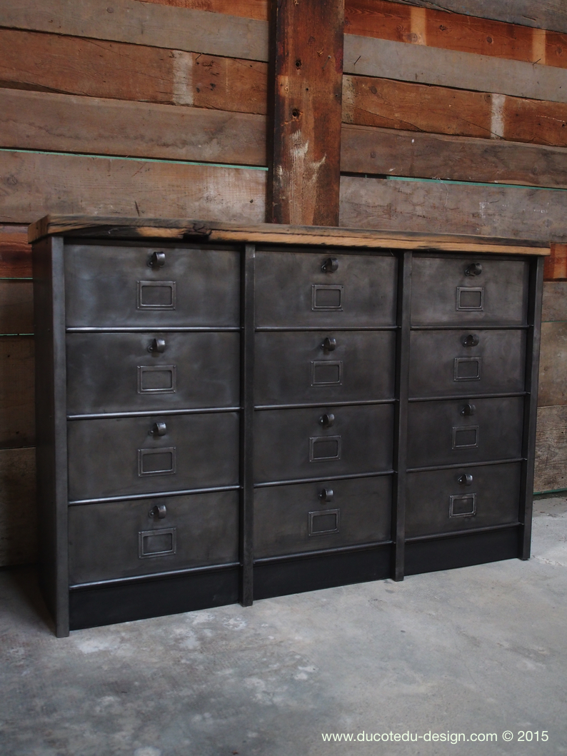ancien grand meuble 12 casiers industriel strafor plateauchene massif – Image 16