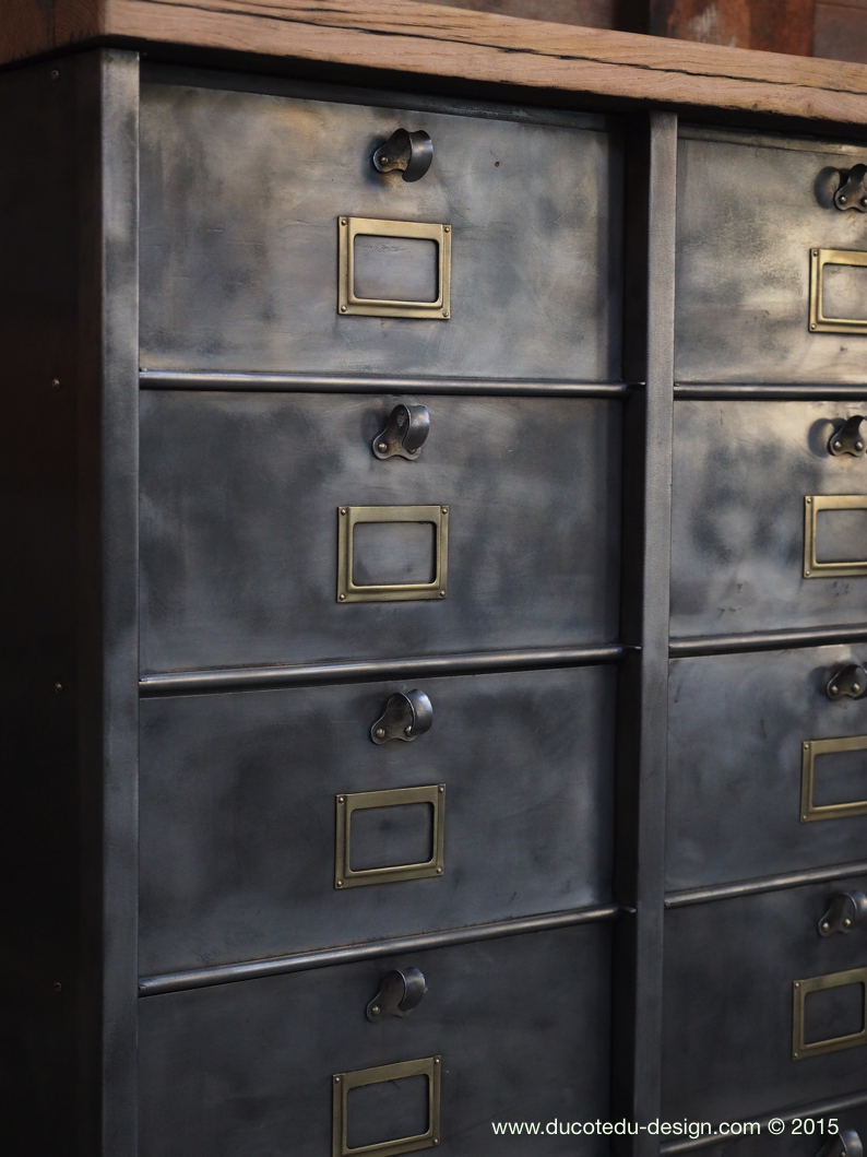 ancien grand meuble 15 casiers industriel strafor plateauchene massif – Image 3