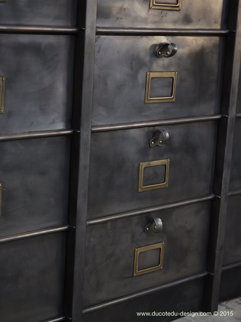 ancien grand meuble 15 casiers industriel strafor plateauchene massif – Image 4