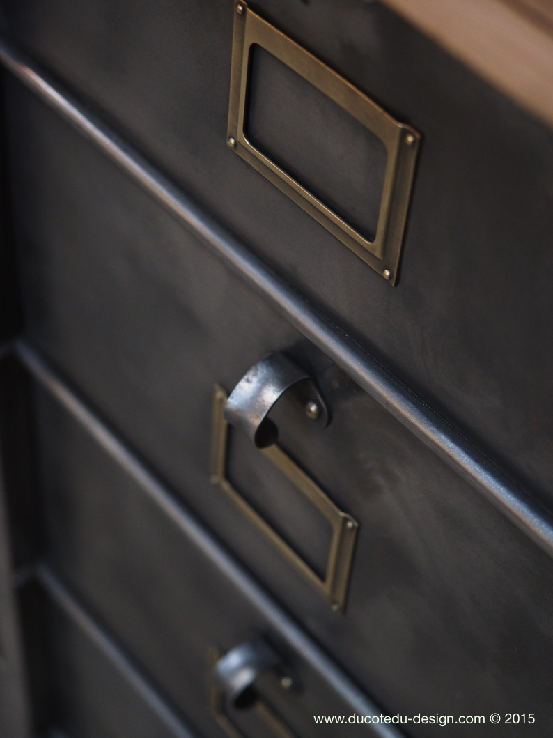 ancien grand meuble 15 casiers industriel strafor plateauchene massif – Image 12