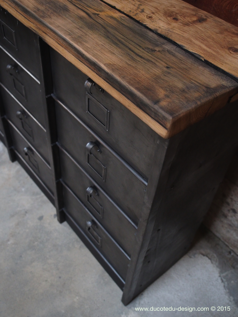 ancien grand meuble 12 casiers industriel strafor plateauchene massif – Image 10