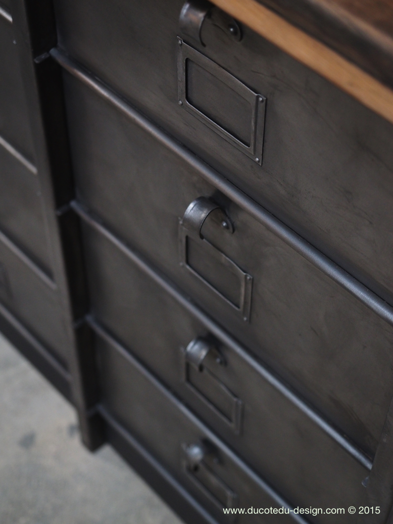 ancien grand meuble 12 casiers industriel strafor plateauchene massif – Image 11