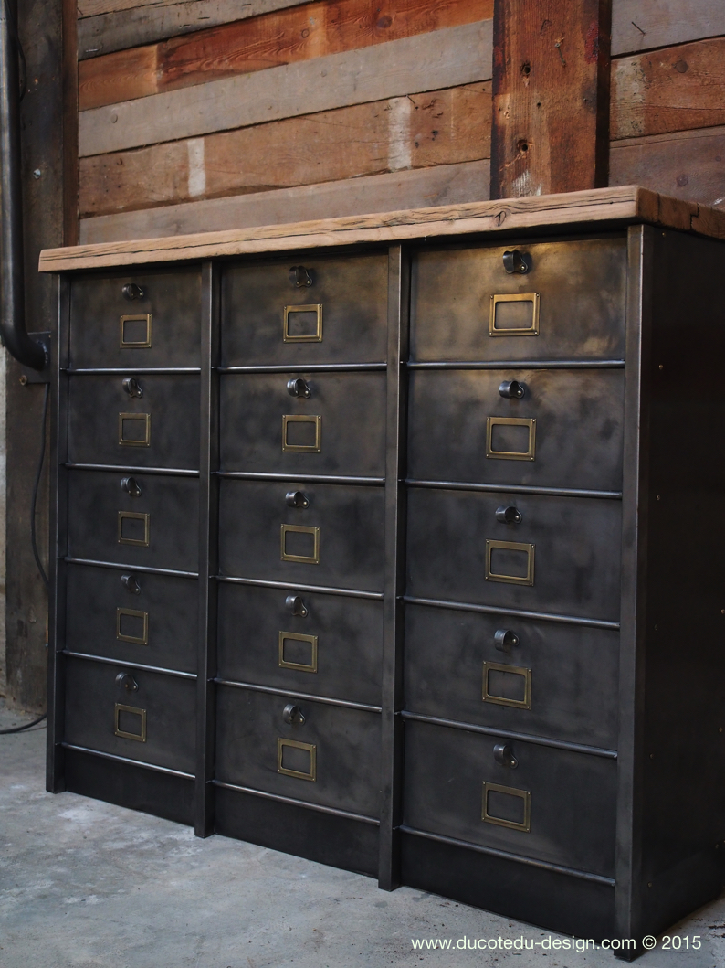 ancien grand meuble 15 casiers industriel strafor plateauchene massif – Image 15