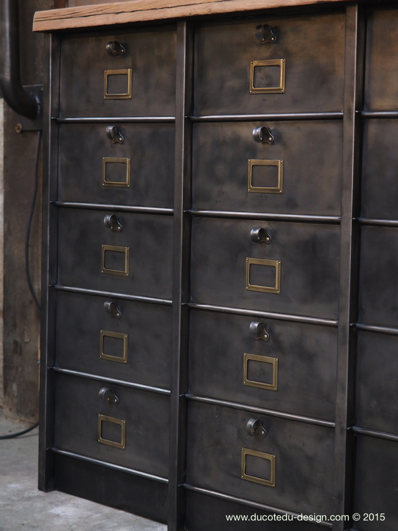 ancien grand meuble 15 casiers industriel strafor plateauchene massif – Image 16