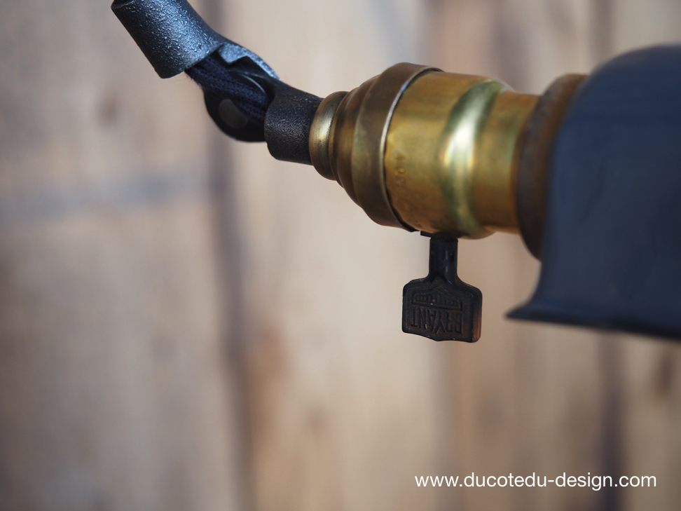 Rare Lampe OC White Industrielle fixation murale applique la lampe de reference a new york dans les loft – Image 17