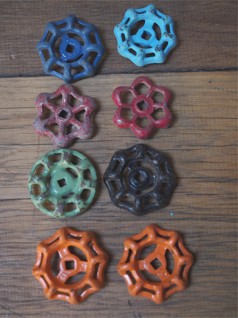 Lot d'anciennes vannes d'usine, ideal en bouton de tiroir indus – Image 2