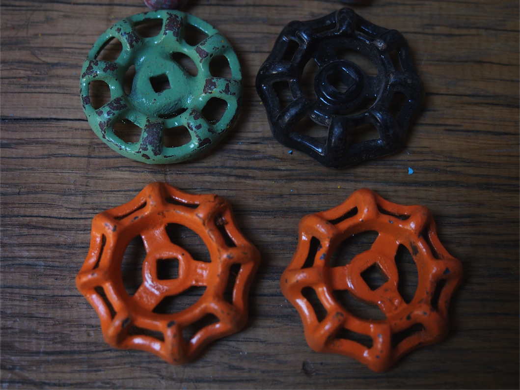 Lot d'anciennes vannes d'usine, ideal en bouton de tiroir indus – Image 4