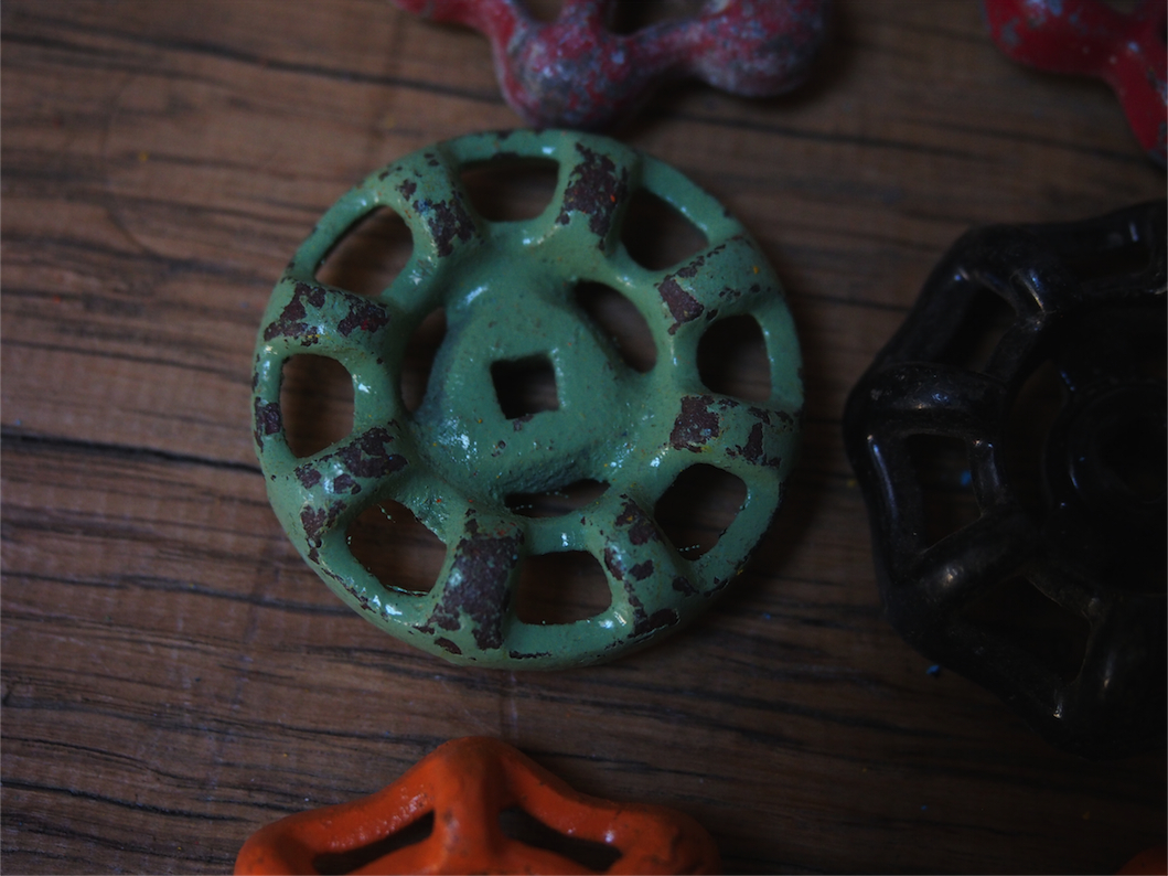 Lot d'anciennes vannes d'usine, ideal en bouton de tiroir indus – Image 5