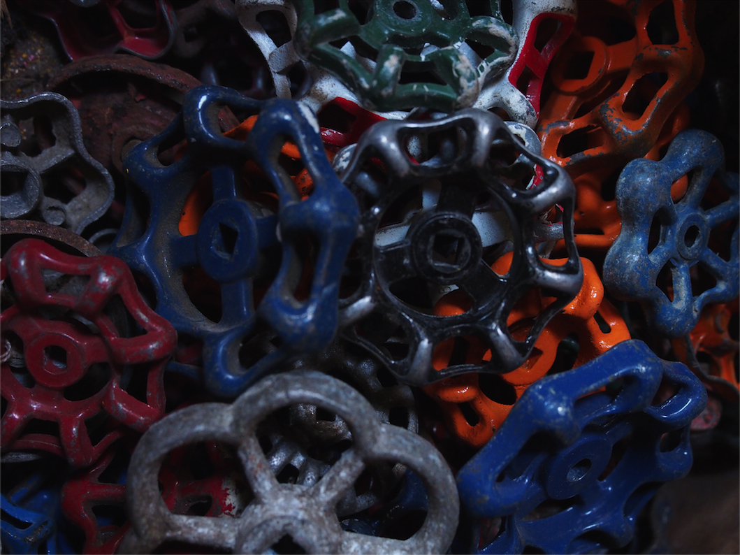 Lot d'anciennes vannes d'usine, ideal en bouton de tiroir indus – Image 6