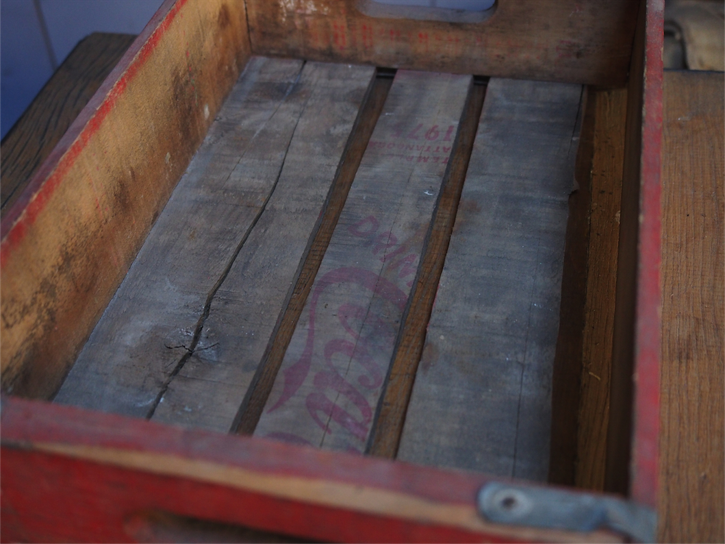 1 caisse bois brasserie café USA Coca Cola rouge – Image 7