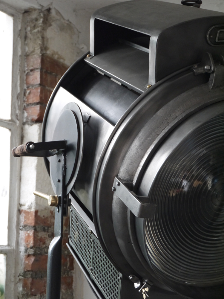 rare tres grand projecteur cinema cremer 10k pied cinema cremaillere – Image 8