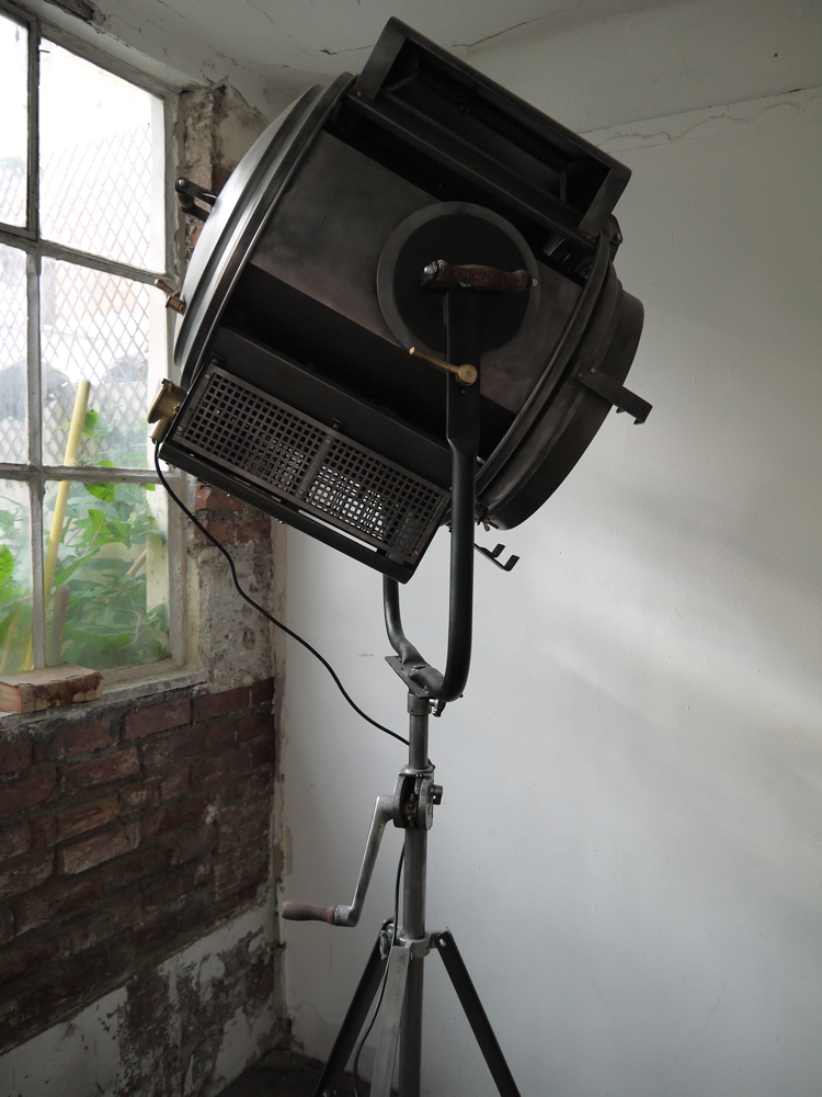 rare tres grand projecteur cinema cremer 10k pied cinema cremaillere – Image 11