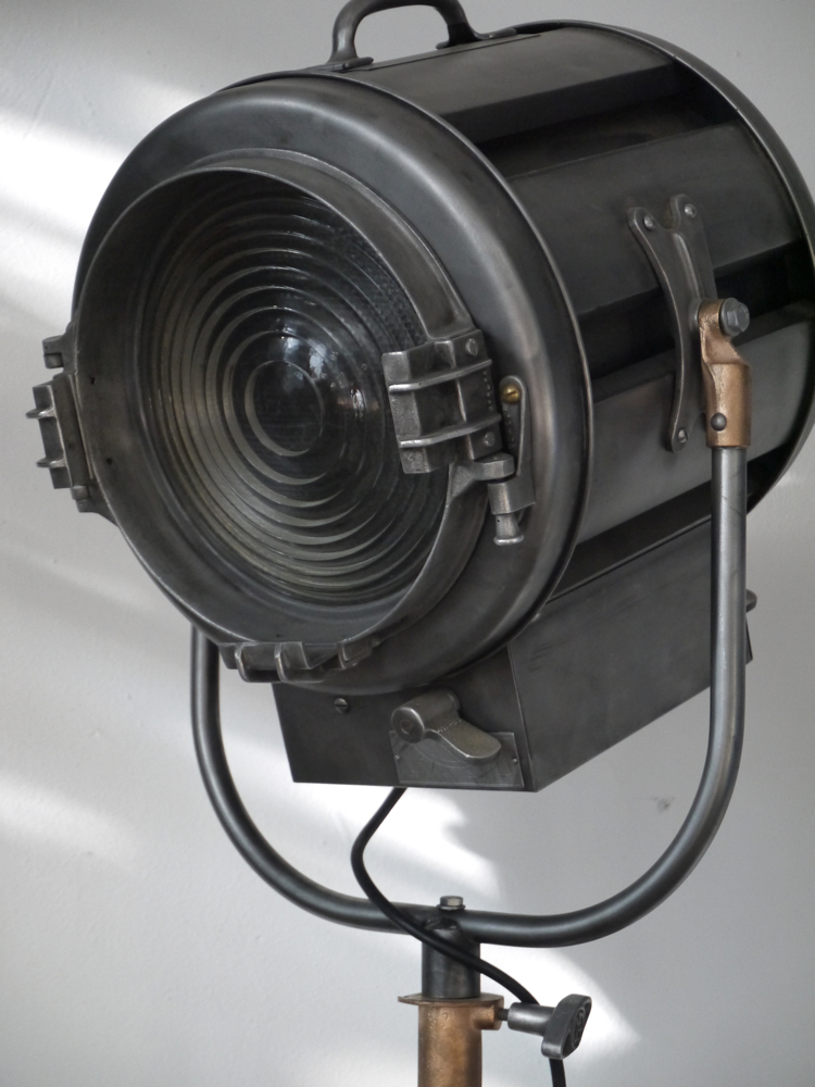 Ancien projecteur cinema hollywood Richardson 1950/60 pied cinema roulette – Image 4