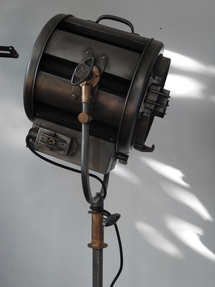 Ancien projecteur cinema hollywood Richardson 1950/60 pied cinema roulette – Image 13