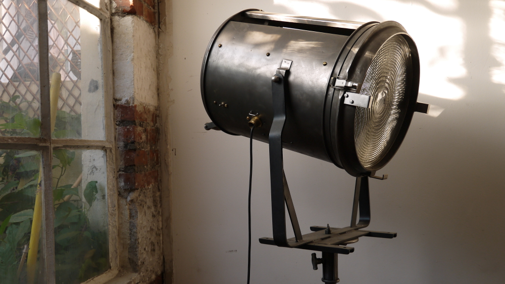 tres grand projecteur cinema cremer 5 k pied tripod – Image 3