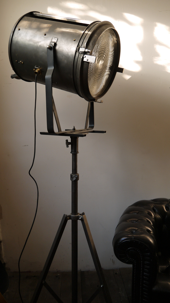 tres grand projecteur cinema cremer 5 k pied tripod – Image 2