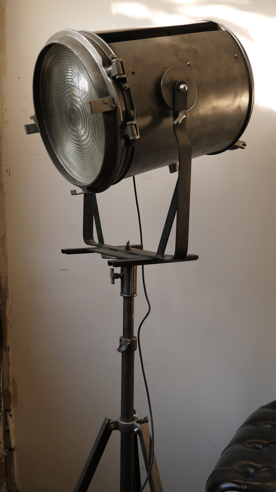 tres grand projecteur cinema cremer 5 k pied tripod – Image 15