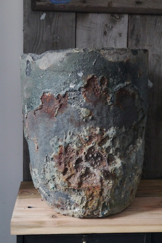 Ancien grand creuset de fonderie industrielle, ideal cache pot – Image 2