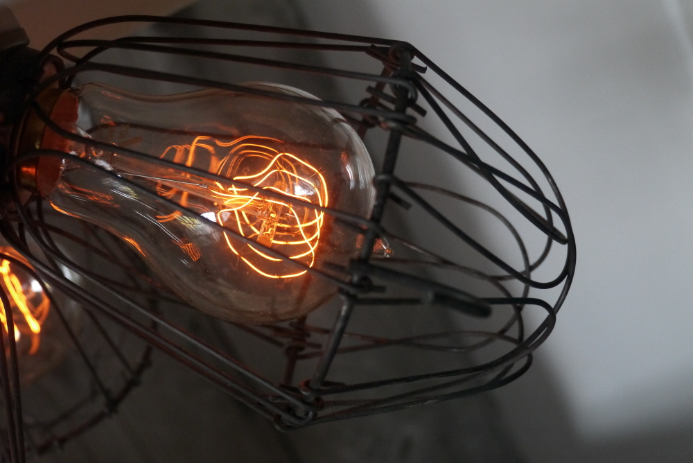 abat jour opaline lampe industrielle americaine 3 feux – Image 13