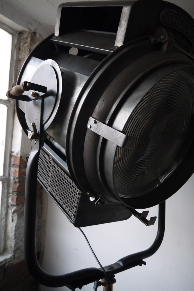 rare tres grand projecteur cinema cremer 10k pied cinema cremaillere – Image 13