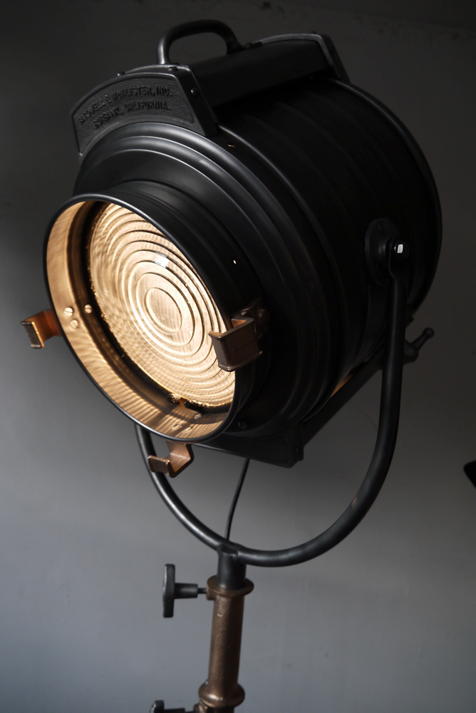 Rare projecteur cinema annes 30 MCALISTER des studios Hollywood Californie pied roulette – Image 3