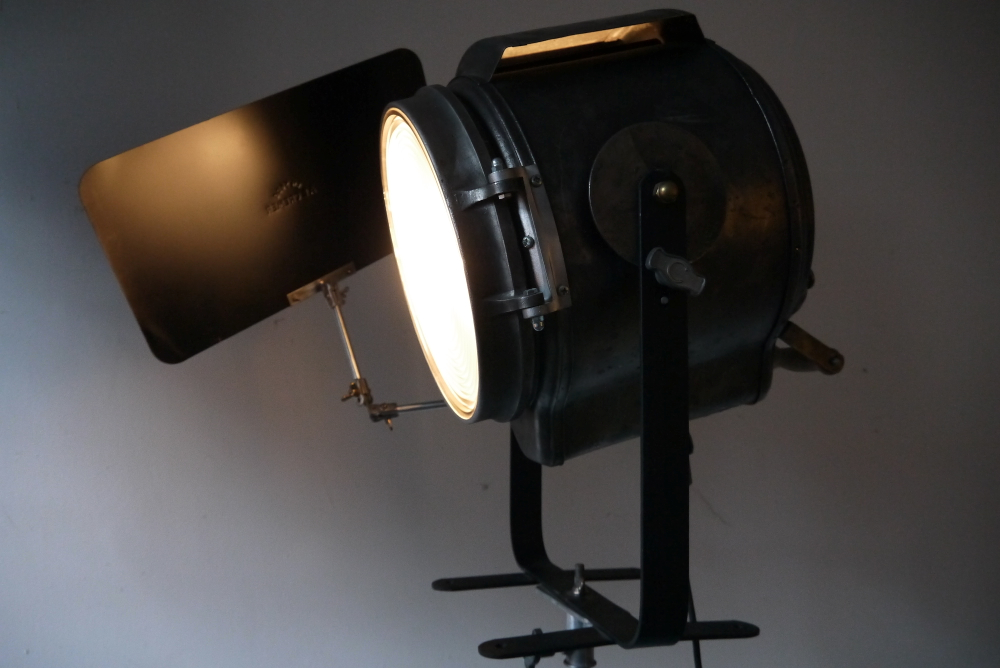 rare tres grand projecteur cinema cremer 2k pied roulette – Image 3