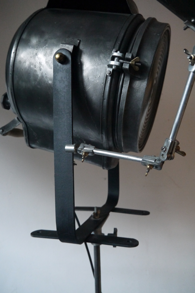 rare tres grand projecteur cinema cremer 2k pied roulette – Image 13