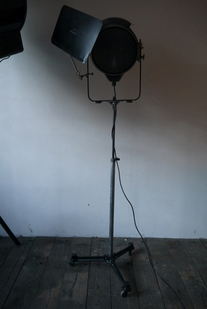 rare tres grand projecteur cinema cremer 2k pied roulette – Image 17