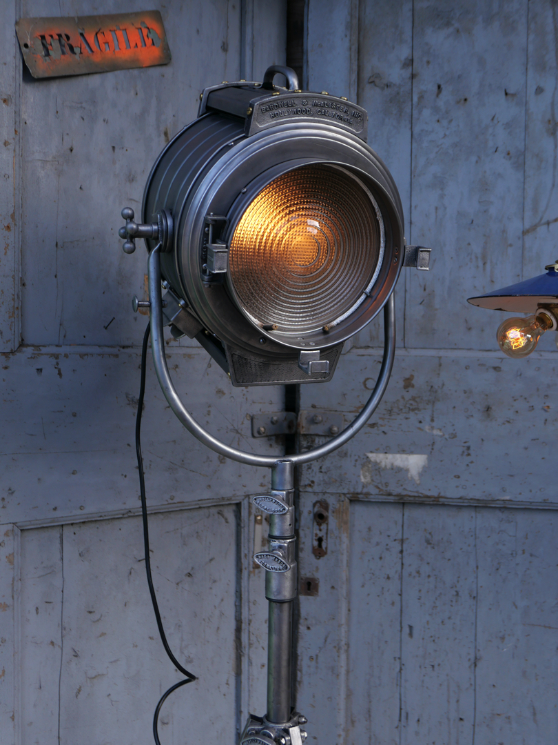projecteur cinema MCALISTER des studios Hollywood Californie pied tripod – Image 2