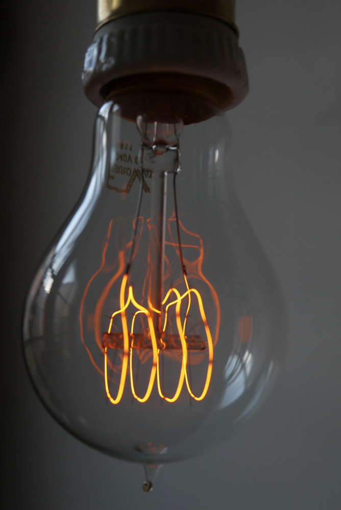 Ferrowatt ampoule edition f-1920 filament de carbonne facon Thomas Edison neuve – Image 4