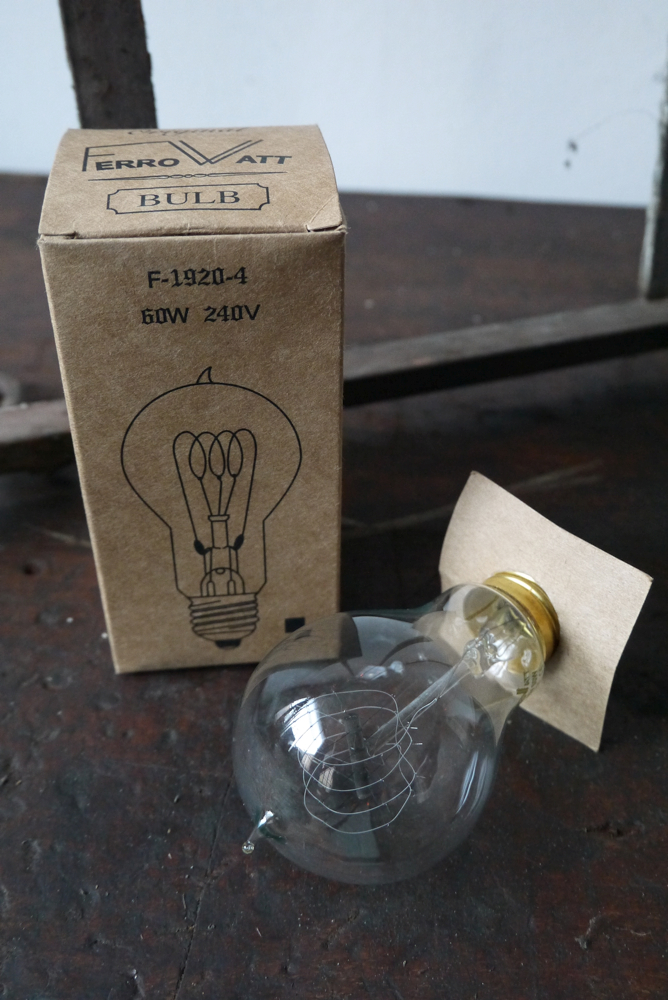 Ferrowatt ampoule edition f-1920 filament de carbonne facon Thomas Edison neuve – Image 2