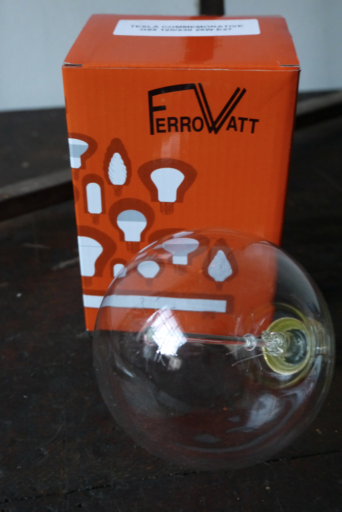 Ferrowatt grosse ampoule edition commemorative filament de carbonne facon Thomas Edison neuve limited production – Image 2