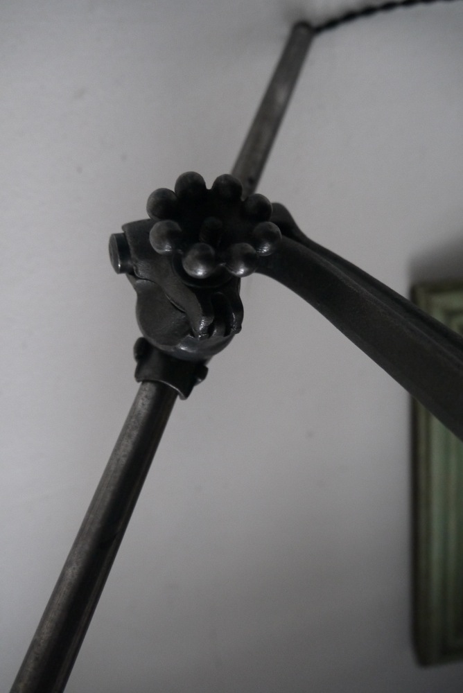 Rare Lampe bureau O.C. White Industrielle opaline blanche la lampe de reference a new york dans les loft – Image 8