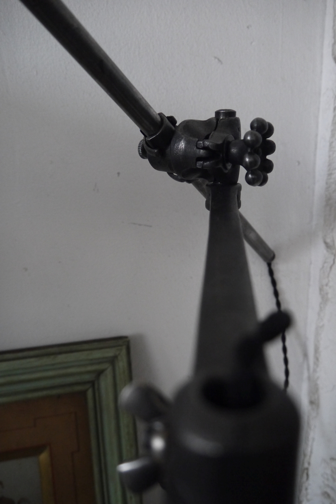 Rare Lampe bureau O.C. White Industrielle opaline blanche la lampe de reference a new york dans les loft – Image 9