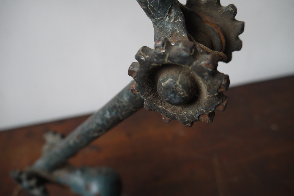 unique Lampe Dugdill designer John Dugdill (1907) dans son jus cette lampe a ete utilisée pour les photos du livre "" Objes cultes du mobilier industriel "" – Image 12