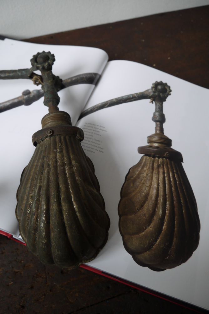 unique Lampe Dugdill designer John Dugdill (1907) dans son jus cette lampe a ete utilisée pour les photos du livre "" Objes cultes du mobilier industriel "" – Image 7