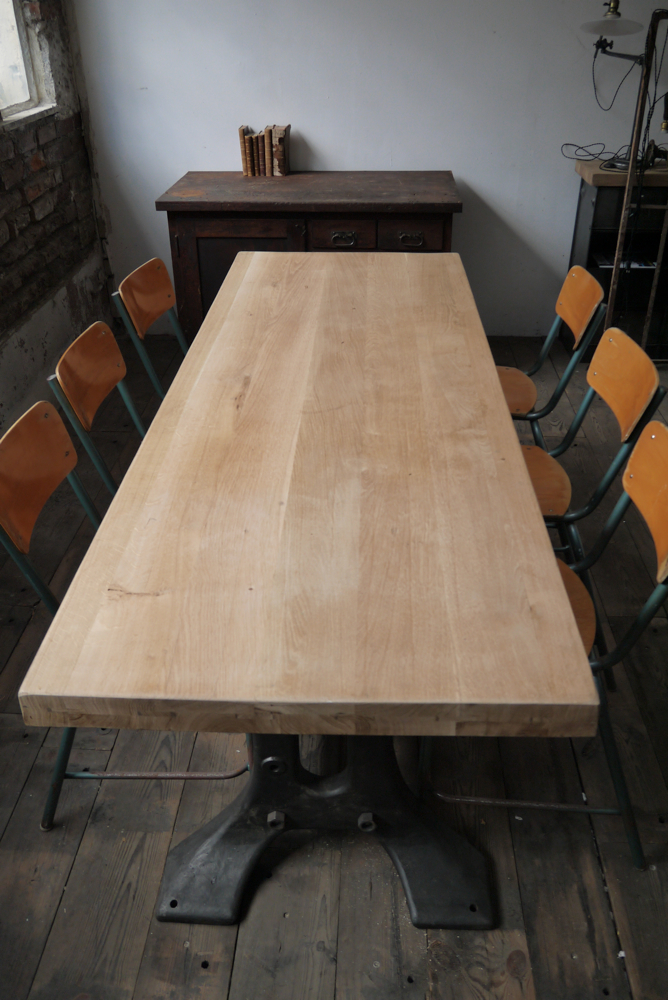 grande table industrielle plateau chene massif pietement fonte – Image 7