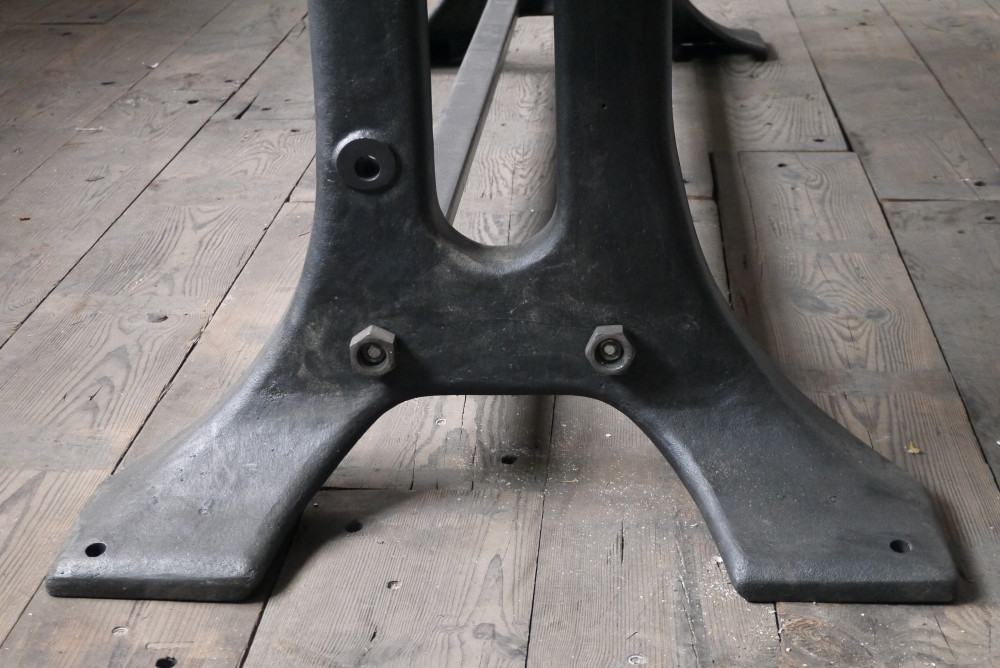 grande table industrielle plateau chene massif pietement fonte – Image 11