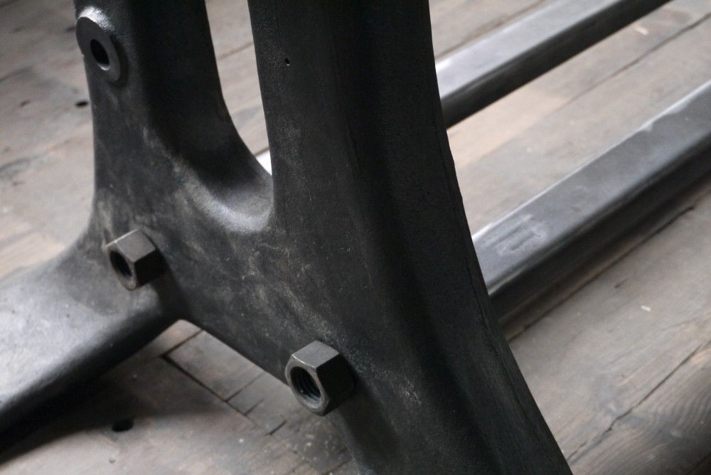 grande table industrielle plateau chene massif pietement fonte – Image 12