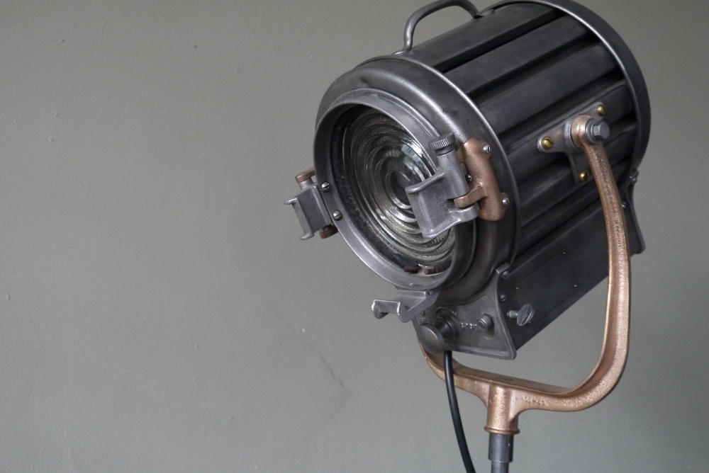 Tres rare ancien projecteur cinema hollywood Richardson 1930/40 pied cinema roulette – Image 7