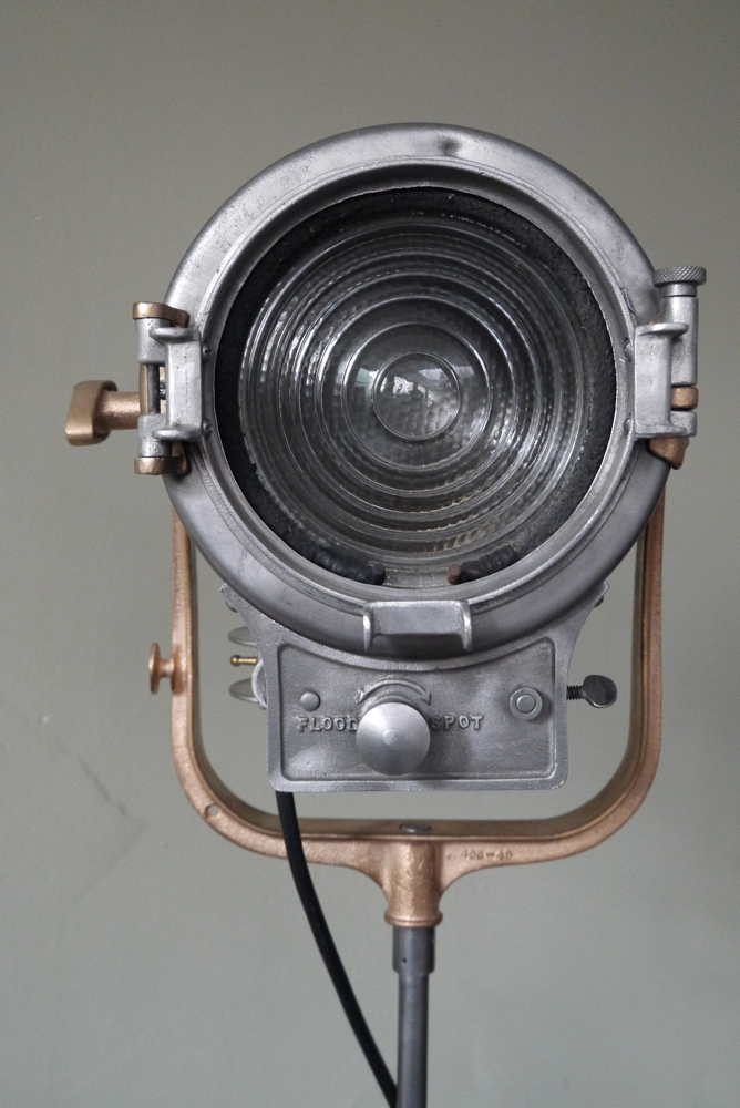 Tres rare ancien projecteur cinema hollywood Richardson 1930/40 pied cinema roulette – Image 8