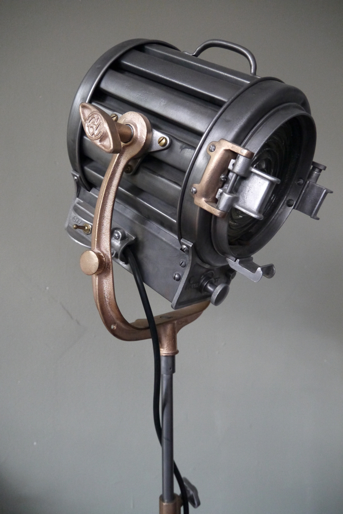 Tres rare ancien projecteur cinema hollywood Richardson 1930/40 pied cinema roulette – Image 9